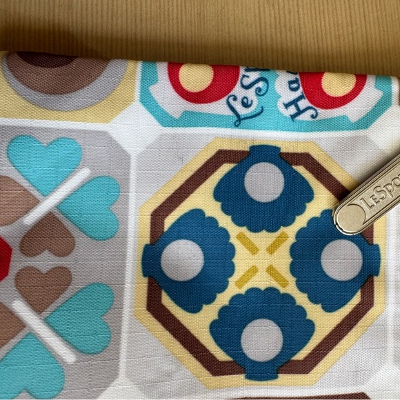 LeSportsac Hawaii Make Up Pouch - Picture 7 of 7